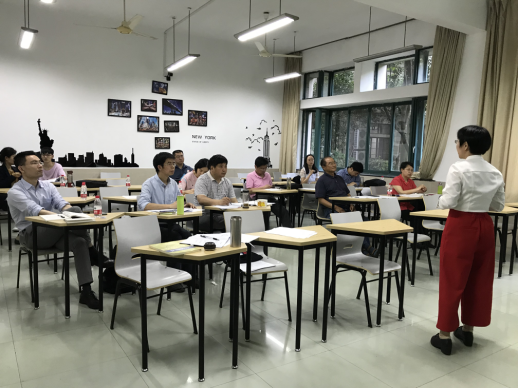 鸭奈飞
举行2018年度青年教师教学技能比赛329.png 鸭奈飞
举行2018年度青年教师教学技能比赛329.png